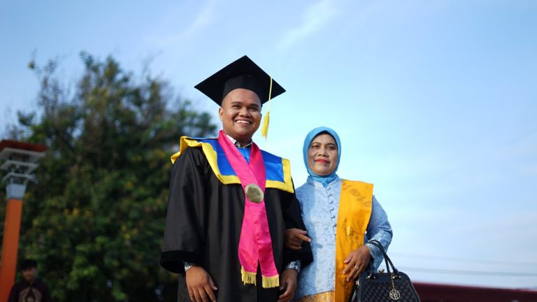 Andi Moh. Ridho Pettalolo, Wisudawan Terbaik FMIPA UNTAD Angkatan 131