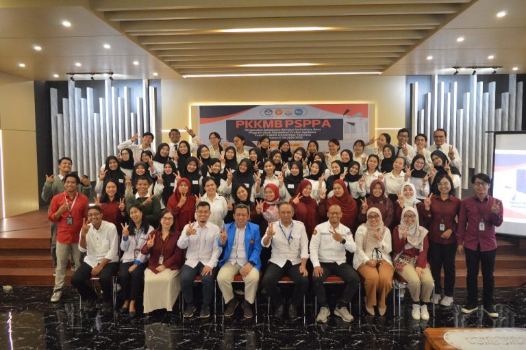 PKKMB PSPPA Angkatan II UNTAD Bekali Mahasiswa Baru Menjadi Apoteker Tangguh di Era Digital