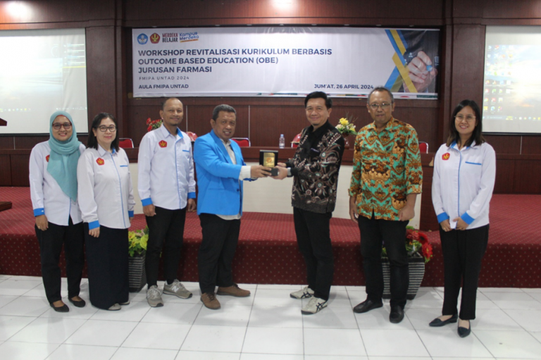 Prodi Farmasi Bersiap Dalam Revitalisasi Kurikulum Berbasis OBE